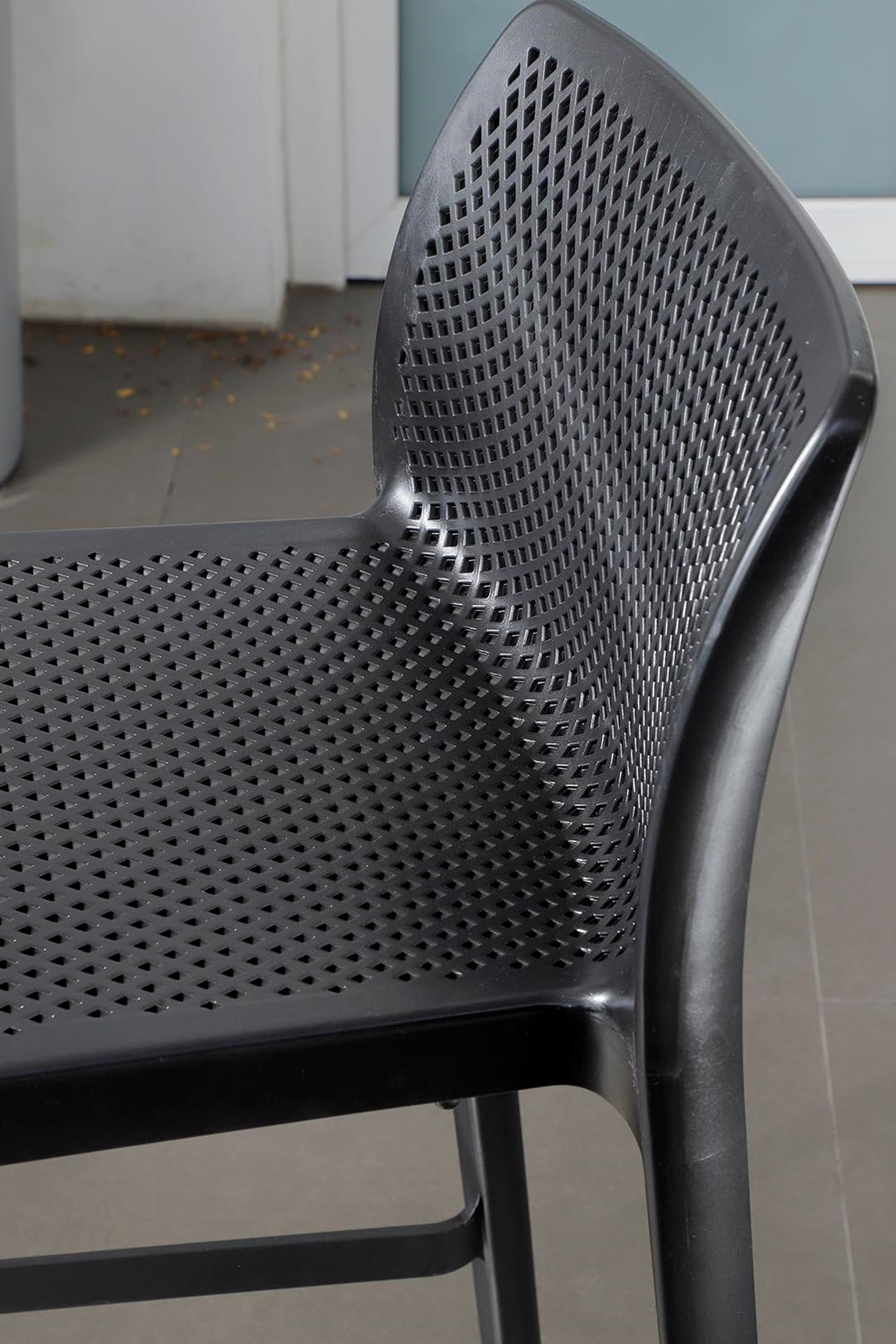 Commercial Grade 29" Outdoor Bar Stool - Set of 4: Netted