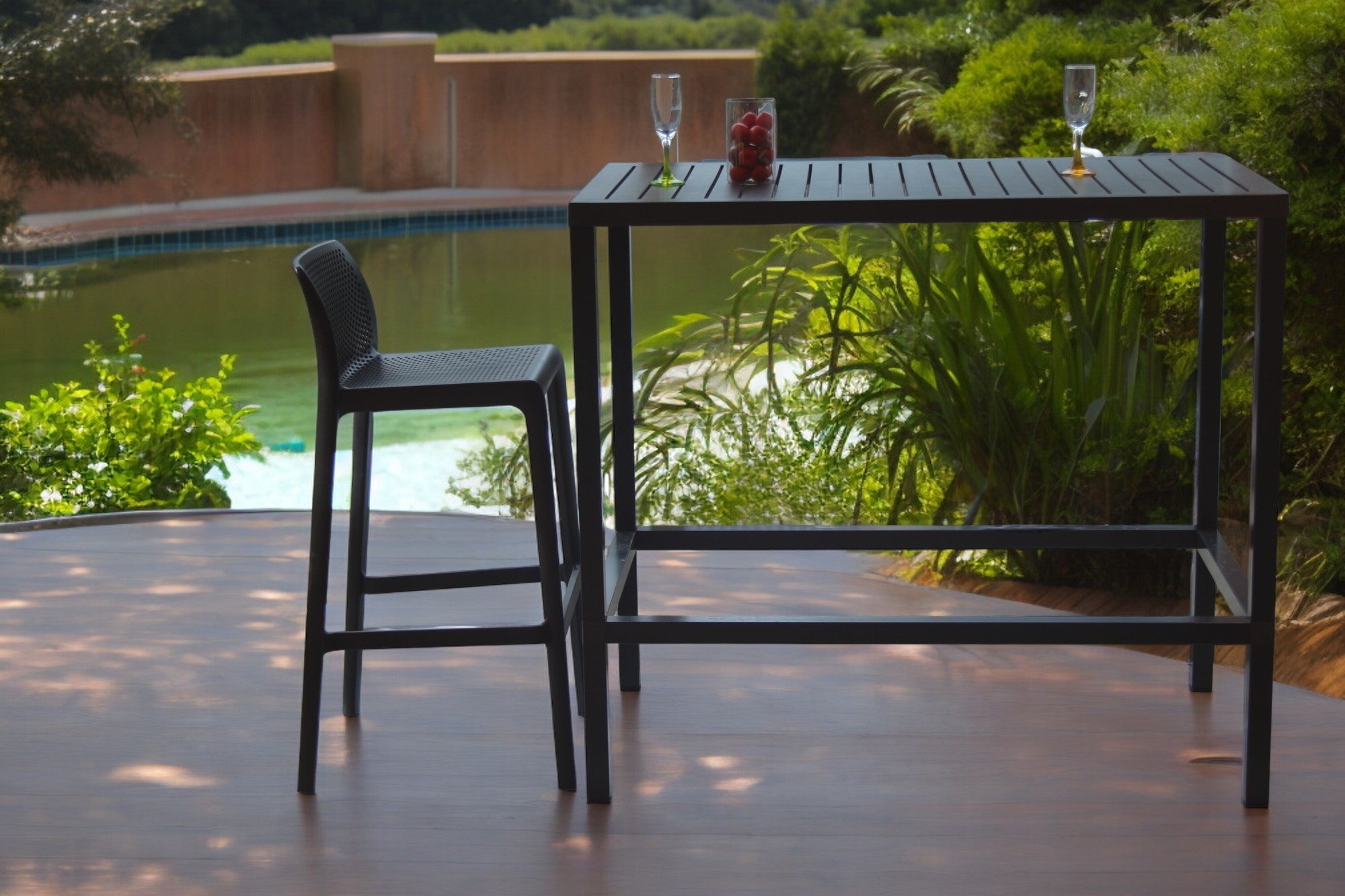 Commercial Grade 29" Outdoor Bar Stool - Set of 4: Netted