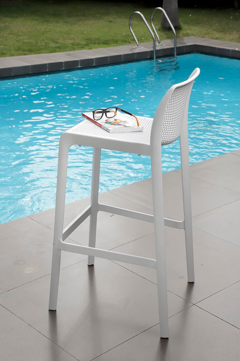 Commercial Grade 29" Outdoor Bar Stool - Set of 4: Netted