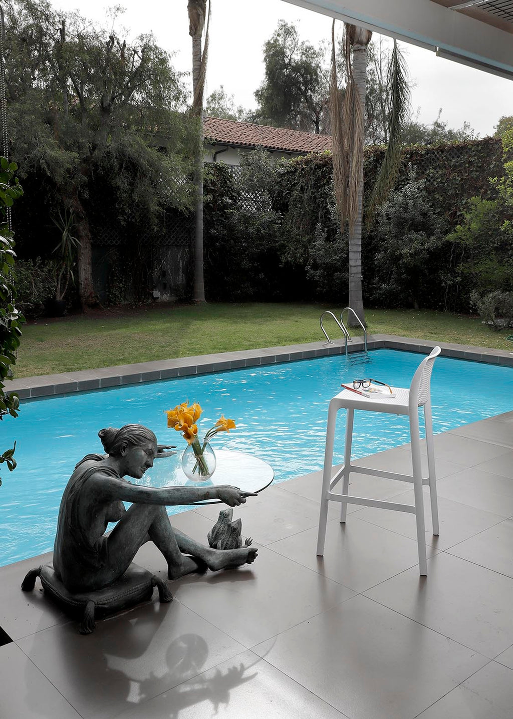 Commercial Grade 29" Outdoor Bar Stool - Set of 4: Netted